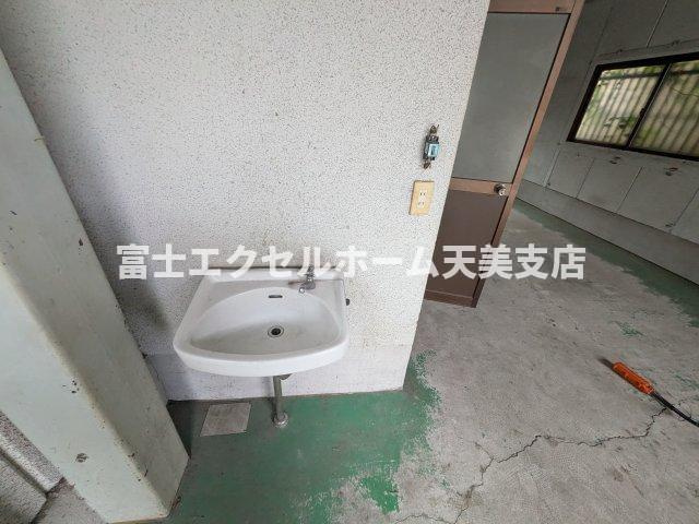 瓜破南2丁目貸工場のトイレ