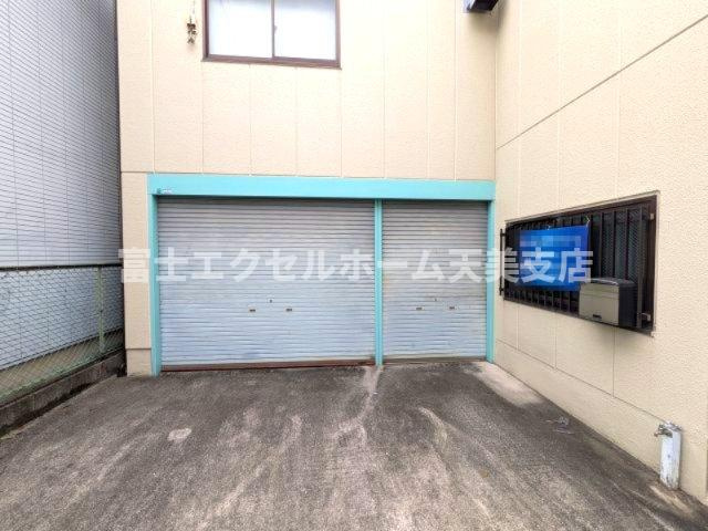 瓜破南2丁目貸工場の駐車場