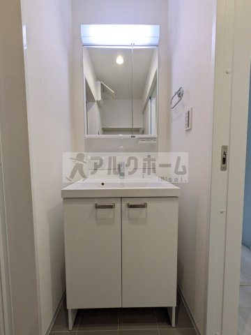 REGIES八尾駅前の独立洗面台