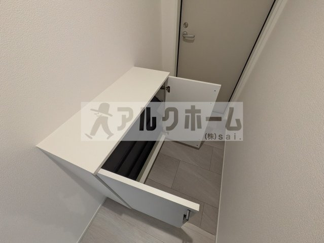 REGIES八尾駅前の玄関