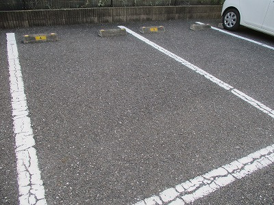 レオパレスメゾンエイトの駐車場|画像9