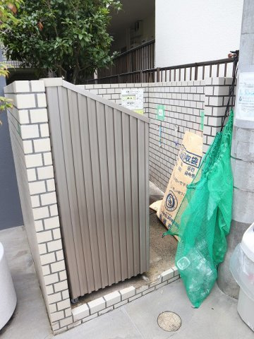 【その他共用部分】 | コスモリードフナバシイースト | 敷地内ごみ置き場です