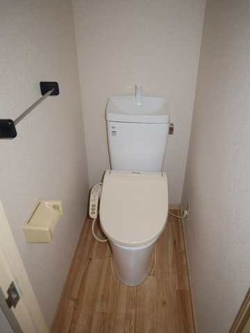 【トイレ】 | コスモリードフナバシイースト | キレイな個室空間です