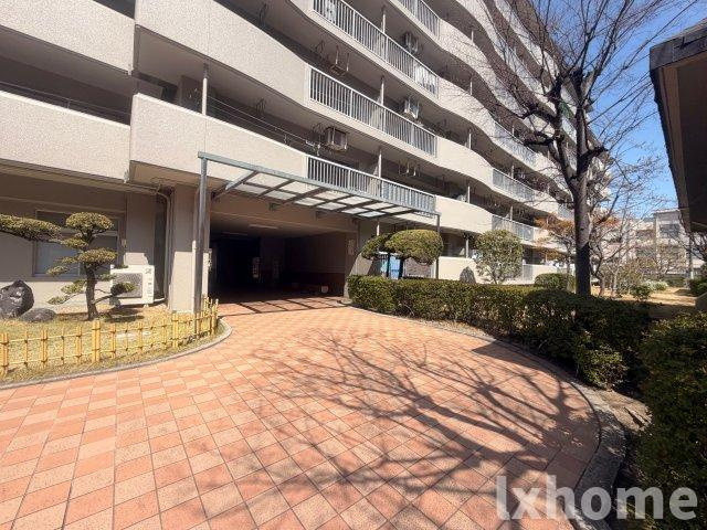 京橋南コーポ2号棟の中庭