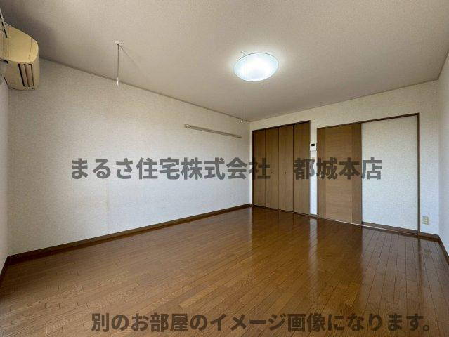 天神ハイツの洋室