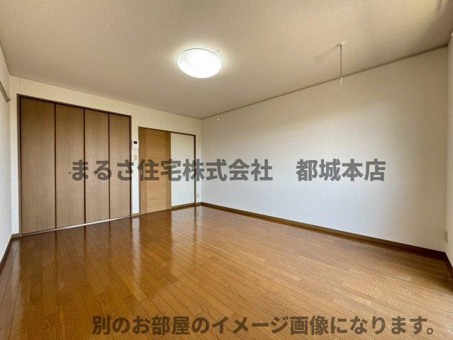天神ハイツの洋室