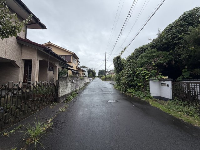 つくば市自由ヶ丘中古戸建の前面道路含む現地写真