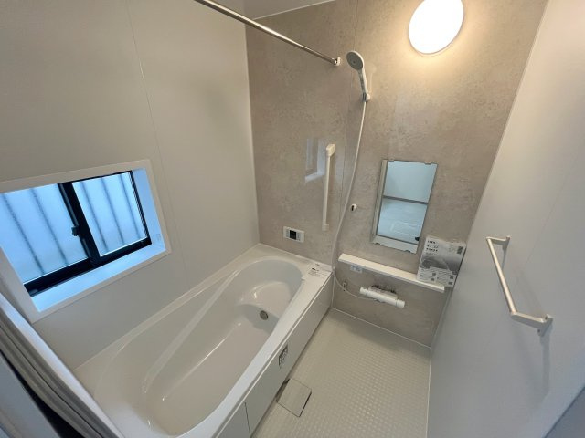 入間市小谷田1丁目　新築戸建の浴室|【お風呂】落ち着いた色調のお風呂です☆