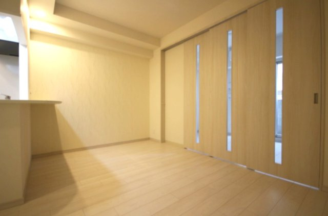 神戸市灘区倉石通３丁目の賃貸マンションの居間・リビング