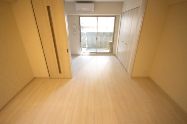 神戸市灘区倉石通３丁目の賃貸マンションの居間・リビング