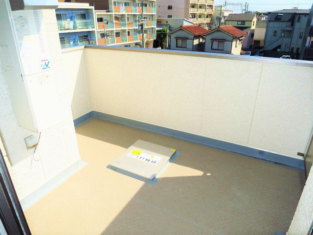 西宮市甲子園口北町の賃貸マンションのバルコニー