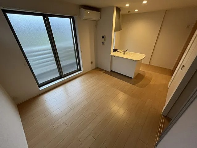 西宮市甲子園口北町の賃貸マンションの居間・リビング