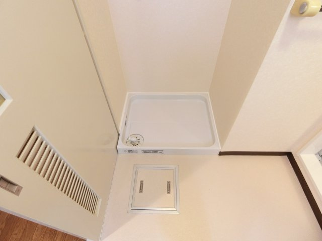 西宮市里中町２丁目の賃貸マンションの洗面所