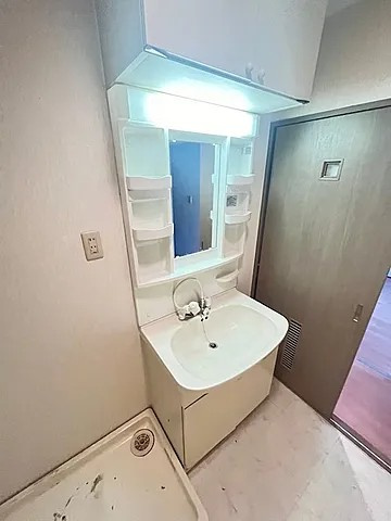 西宮市上甲子園１丁目の賃貸マンションの洗面所