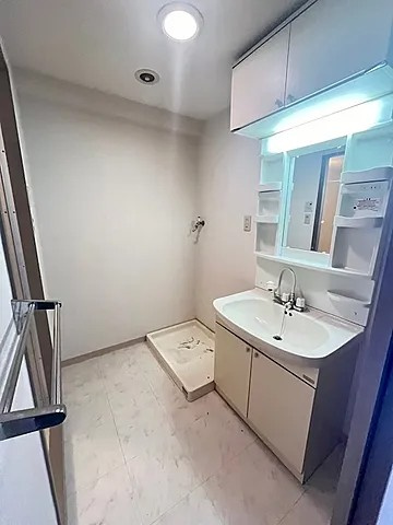 西宮市上甲子園１丁目の賃貸マンションの洗面所