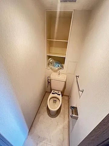 西宮市上甲子園１丁目の賃貸マンションのトイレ