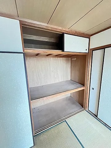 西宮市上甲子園１丁目の賃貸マンションの収納