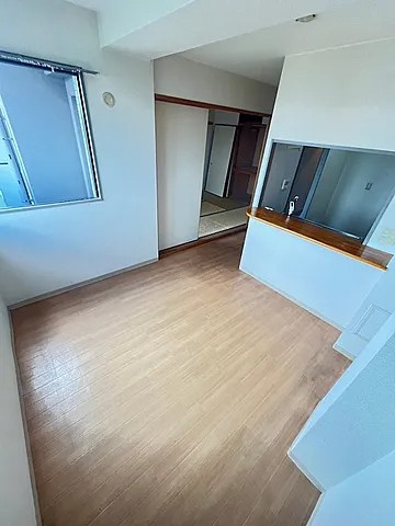 西宮市上甲子園１丁目の賃貸マンションの居間・リビング