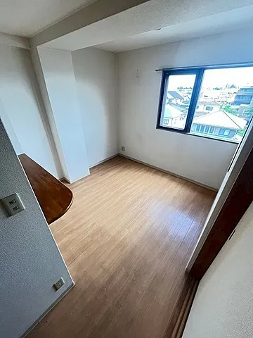 西宮市上甲子園１丁目の賃貸マンションの居間・リビング