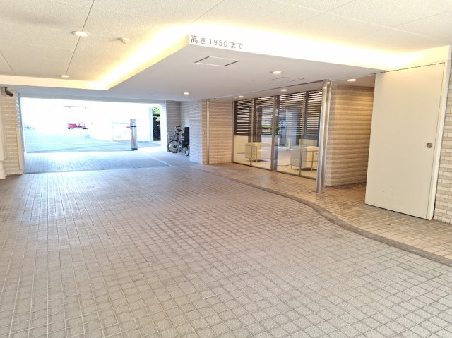 エヌヴィ本山田中町アイズのロビー