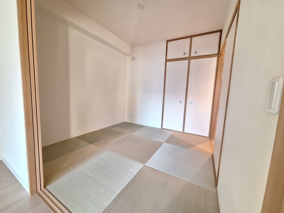 エヌヴィ本山田中町アイズの居間・リビング