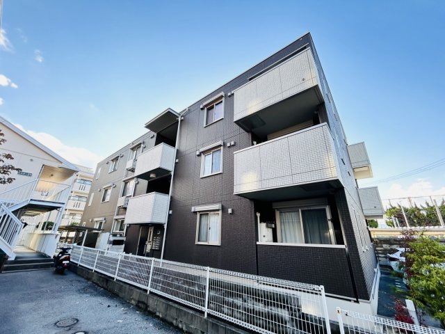 西宮市平木町のアパートの外観