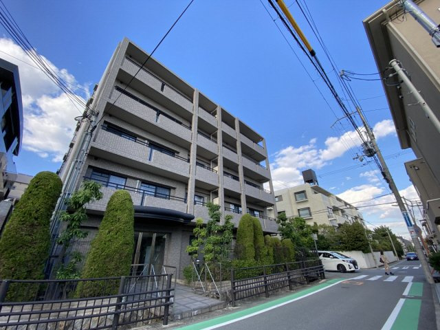 芦屋市船戸町の賃貸マンションの外観