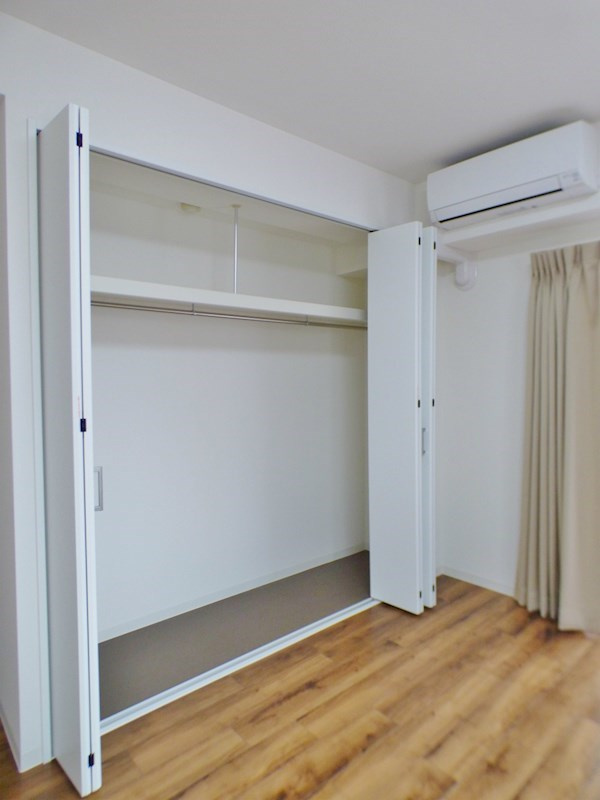 芦屋市船戸町の賃貸マンションの収納