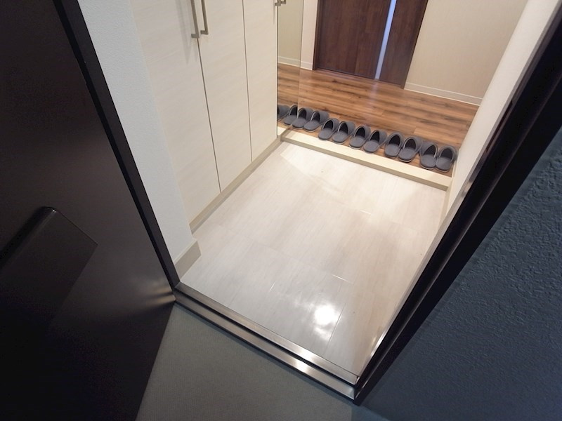 芦屋市船戸町の賃貸マンションの玄関