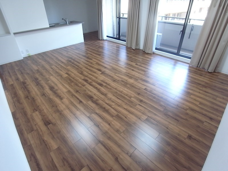 芦屋市船戸町の賃貸マンションの居間・リビング