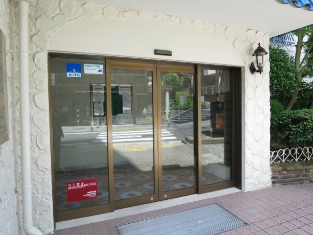 神戸市中央区北野町１丁目の賃貸マンションのエントランス