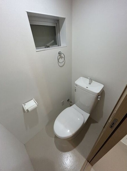 神戸市中央区北野町１丁目の賃貸マンションのトイレ