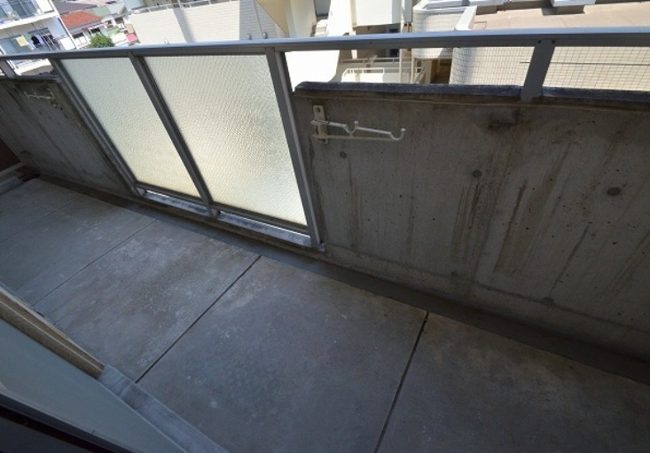 芦屋市朝日ケ丘町の賃貸マンションのバルコニー