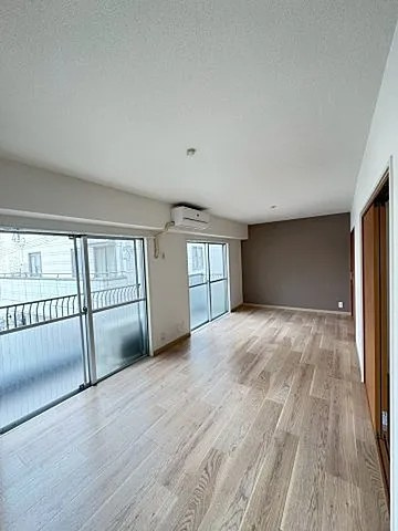 神戸市中央区山本通３丁目の賃貸マンションの居間・リビング