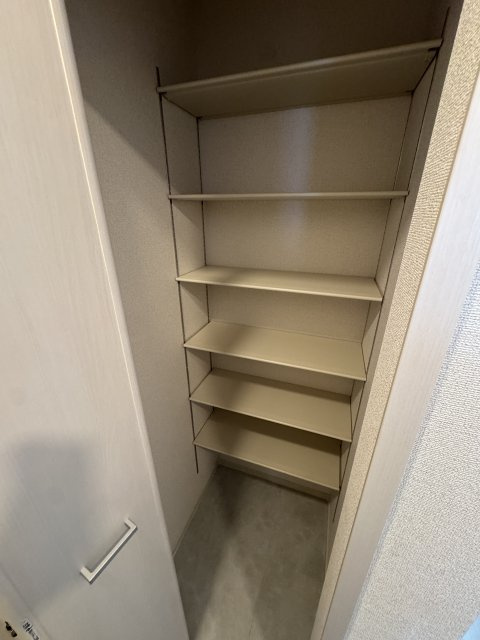 西宮市松原町のアパートの収納