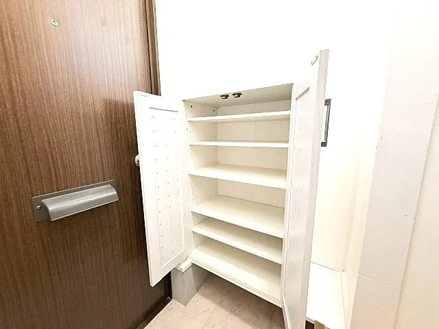 神戸市灘区灘北通４丁目のアパートの収納