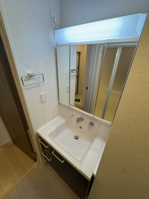 西宮市松原町のアパートの洗面所