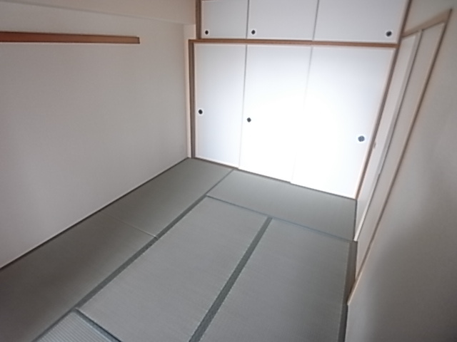 西宮市津門大塚町の賃貸マンションの居間・リビング