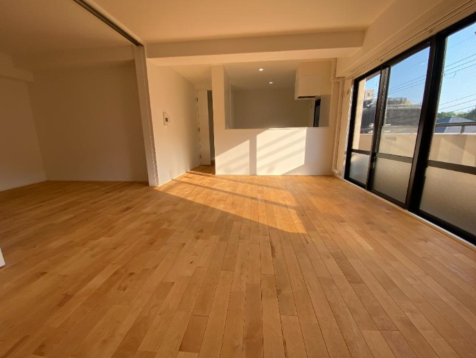 西宮市老松町の賃貸マンションの居間・リビング