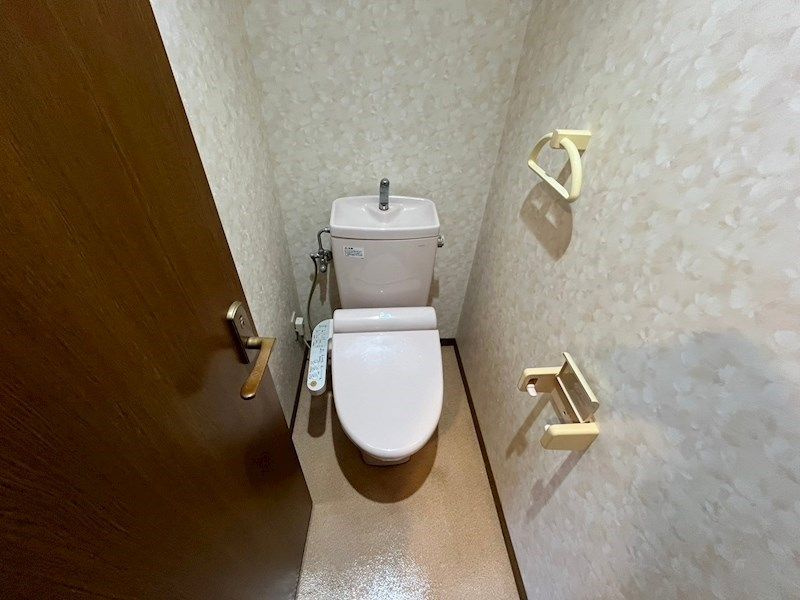 芦屋市公光町の賃貸マンションのトイレ