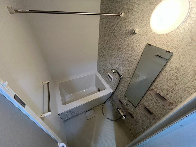 芦屋市公光町の賃貸マンションの浴室