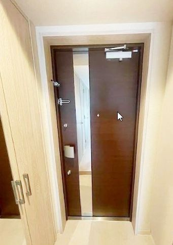 【玄関】ラティエラ　中野新井 