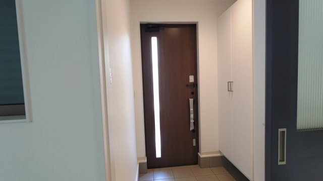 桜ヶ丘南貸家の玄関