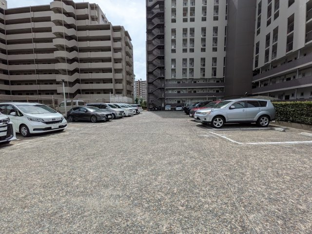 新森小路コーポの駐車場