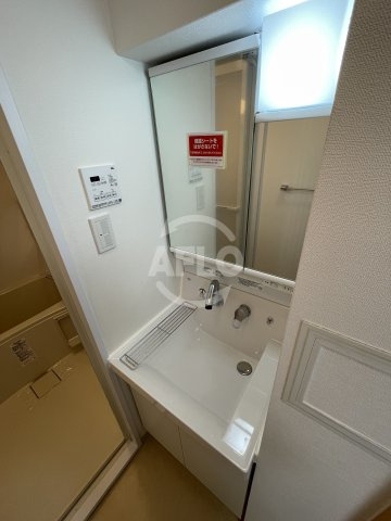 ソルレヴェンテ梅田の独立洗面台|ソルレヴェンテ梅田　独立洗面化粧台