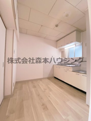 【居間・リビング】 | 　成田グリーンハイツ | おしゃれなキッチンスペースです