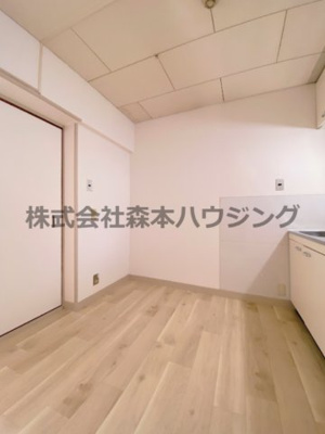 【居間・リビング】 | 　成田グリーンハイツ | ゆったりしたキッチンスペースです