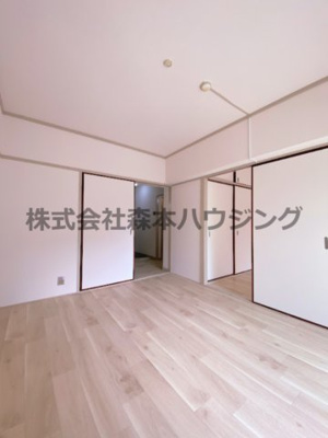 【洋室】 | 　成田グリーンハイツ | ゆったりした洋室です