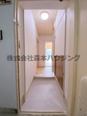 【内装】 | 　成田グリーンハイツ | 明るい色調の室内です