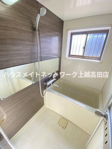 安江セントラルハイツＡの浴室|追焚機能付